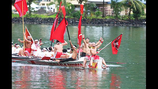 Manulele Tausala signaling victory