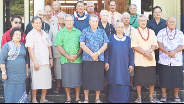 Congressman Aumua Amata (far left-front row) with senators and Senate secretary Leo’o Va’a Ma’o (third row far right) in front of the Fono Building steps. [photo: AF]