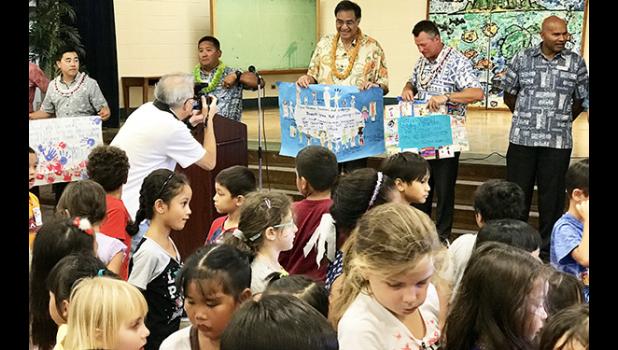 The Hawai‘i Lodging & Tourism Association, the state’s largest private-sector hospitality trade organization, has donated and installed 32 room air-conditioners in 16 classrooms at Jefferson Elementary School in Waikiki — the project is dubbed “Project Cool”. HLTA president and CEO is Mufi Hahnemann. [photo: Barry Markowitz]
