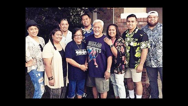 USC Assistant Coach Johnny Nansen (standing back row middle), with his parents Tasi and Imeleta, and his siblings. Nansen’s Trojans came from behind and won the Rose Bowl last weekend against Penn State (52-49) in a nail-biting thriller that will go down in history as ‘classic’.  [Courtesy photo]