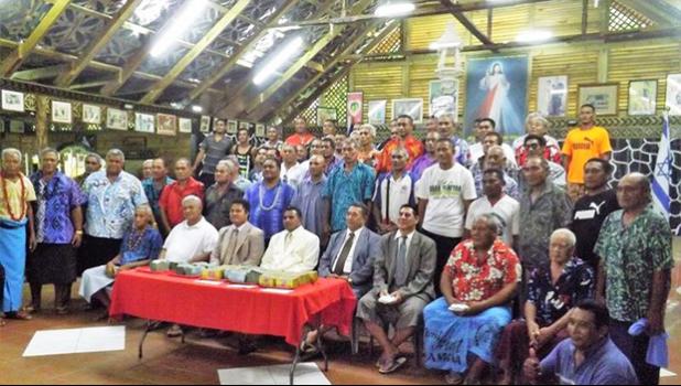  Sasina village council with church ministers and MP Laaulialemalietoa Leuatea Polataivao Schmidt. [Photo: RNZ Pacific/Autagavaia Tipi Autagavaia] 