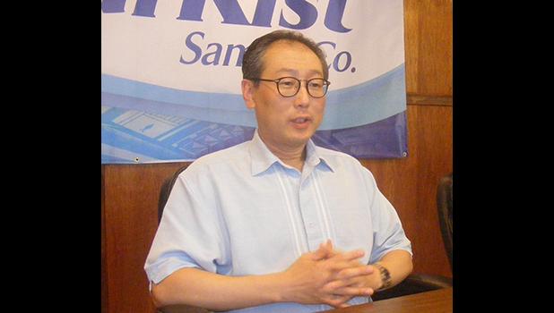 This Samoa News file photo from June 2015, shows StarKist Co., president and chief executive officer, Andrew Choe speaking to reporters during a news conference at the StarKist Samoa main office.  [photo: SN file photo]