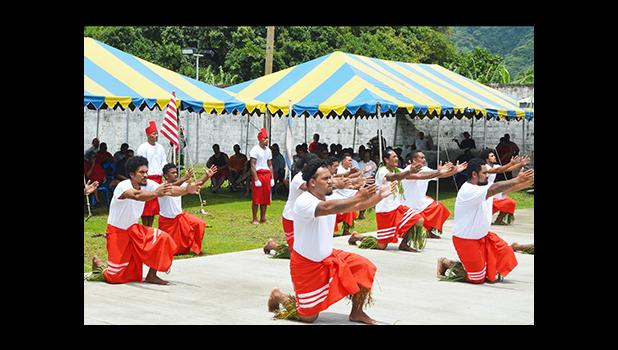 A look at inmates at the Territorial Correctional Facility performing a Samoan siva as part of the entertainment during yesterday’s annual Christmas visit to the TCF compound by Gov. Lolo Matalasi Moliga, First Lady Cynthia Malala Moliga, Lt. Gov. Lemanu Peleti Mauga and cabinet members.  [photo: AF]