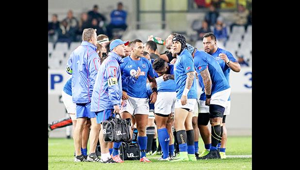 Manu Samoa coaches and players tried to get back on track, but to no avail.  The New Zealand All Blacks defeated Manu Samoa 15s 78-0 at Eden Park, Auckland, New Zealand.   [Photo: Barry Markowitz]