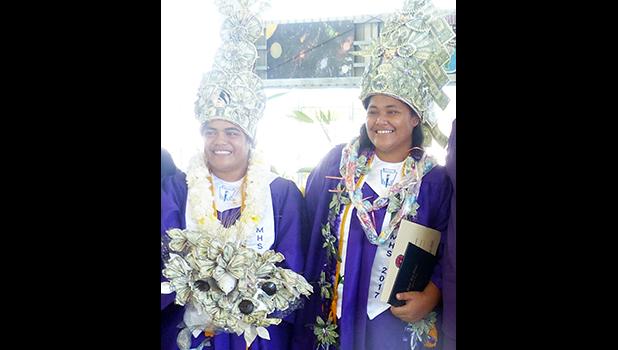 O se va’aiga i le teuteuga mo le tulaga muamua ma tulaga lua o le vasega fa’aiuaso a Manu’a High School 2017. [ata: Leua Aiono Frost]