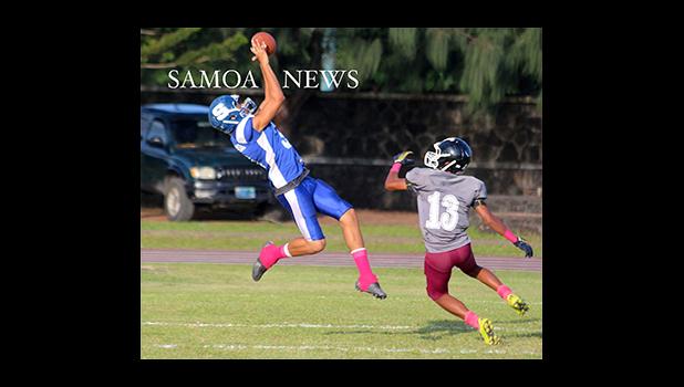 The opening touchdown of the Samoana and Tafuna Junior Varsity match up last Friday evening – a long pass out the Jurgen Krusen that was caught in the end zone for six early in the opening quarter of the JV game. Unfortunately, they lost against the Warriors 24 - 22. [photo: TG]