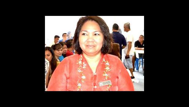 Konesula a Filipino i Hawaii ia Joselilo A. Jimeno i le taimi na malaga mai ai i Amerika Samoa i le tausaga na te’a nei. [ata AF]
