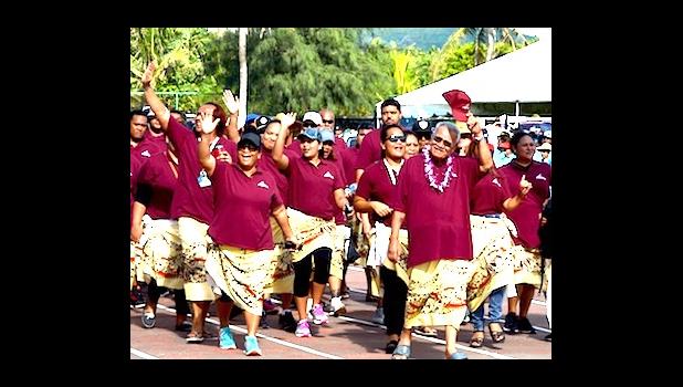 Susuga James Taylor (pito i luma), o se tagata faigaluega pito i tele tausaga o lana tautua i le atunu’u ma le malo, lea ua atoa i le tausaga lenei le 60 tausaga o lana tautua. O lo o galue o ia i le Ofisa o Feso’otaiga a Amerika Samoa (ASTCA).  [ata AF]
