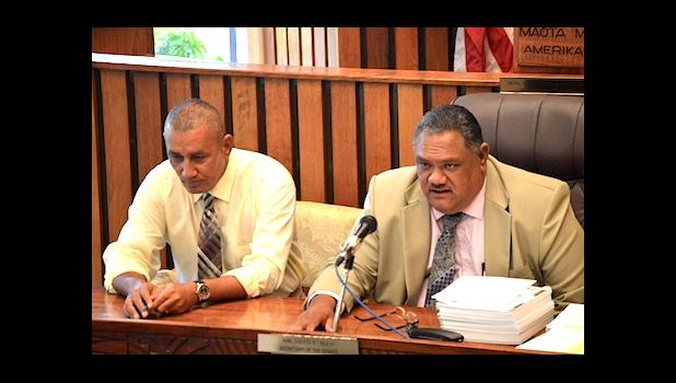 Komiti Soofaatasi o le Paketi a le Fono Faitulafono, afioga i le senatoa ia Laolagi Fonoti Savali Vaeao ma le afioga i le ali’i faipule ia Faimealelei Anthony Fu’e Allen.  [ata AF]