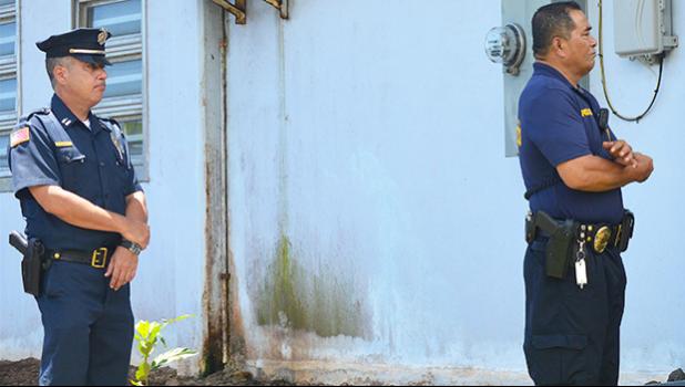 Armed police officers  [photo by AF]