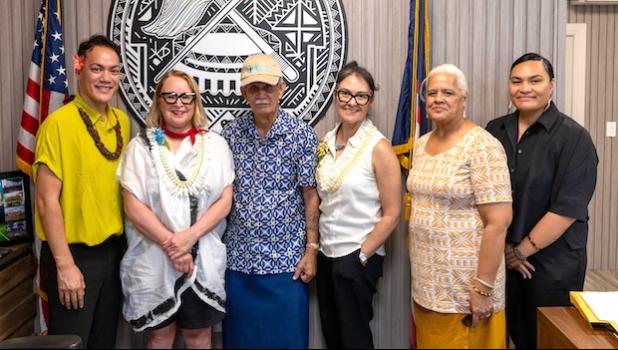Institute of American Indian Arts visitors with Lt. Governor