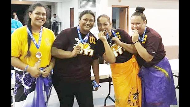 Pine Auro i le ta'amilosaga Volleyball mo le Kerisimasi na fa'atautaia lea i le aso 7 & 8 Tesema, Malaeloa Gymnasium ma o i latou fo'i na Siamupini i le Liki o le sailiga o le talita a le Itupa o Tama'ita'i. 