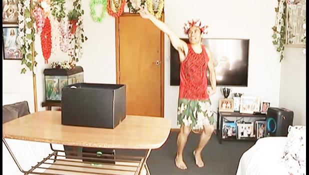 Suli Tuitaupe dancing