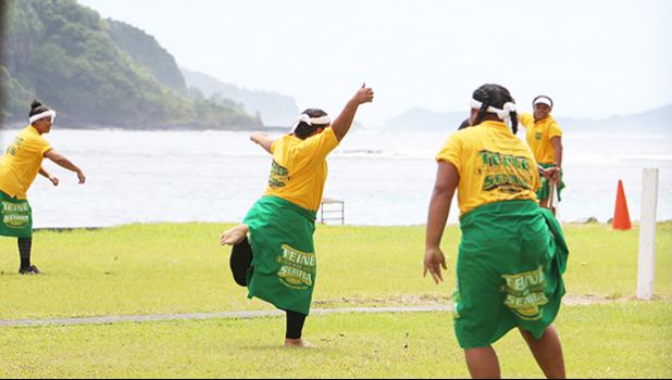 Au malosi a Teine o le Seaula i le fa’atinoina o le laulautaimi ina ua maua le pe i le latou ta’aloga ma le ‘au a Leone #2. Manumalo Aoa i le tatou ta’aloga lea. (ata:THA) Au malosi a Teine o le Seaula i le fa’atinoina o le laulautaimi ina ua maua le pe i le latou ta’aloga ma le ‘au a Leone #2. Manumalo Aoa i le tatou ta’aloga lea. (ata:THA)