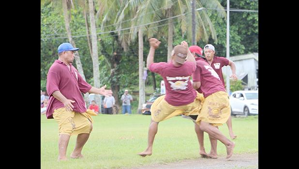 E to’atele e tamomo’e ae tatali lima o le ua tu’u i ai pe maua le polo pe fiti. A fiti e mautinoa lava e maua i le au fa’aleoleo. [ata: THA]