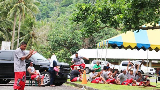 Leai se fa’atamala o le ‘au a Fagaitua ina ua talitua’a e taofiofi ‘ai a Poloa i le latou ta’aloga  i le aso To’ana’i ua mavae. Manumalo Fagaitua 100 (14 pe) Poloa 95 ‘ai (19pe)  (Ata:THA)