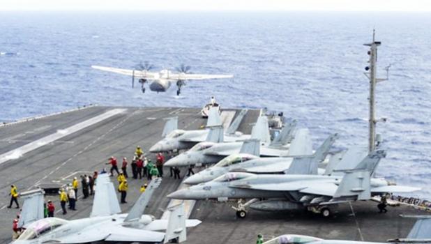  This handout picture taken on November 17, 2017 and released by the US Navy on November 22, 2017 shows a C-2A Greyhound. [Photo: AFP / US Navy] 