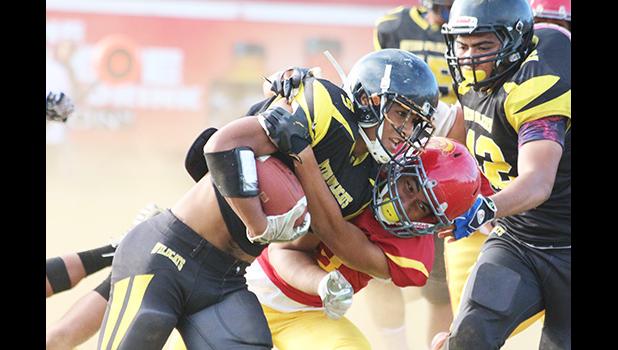 Joe Savaii of the Nu’uuli Wildcats returning a kick off