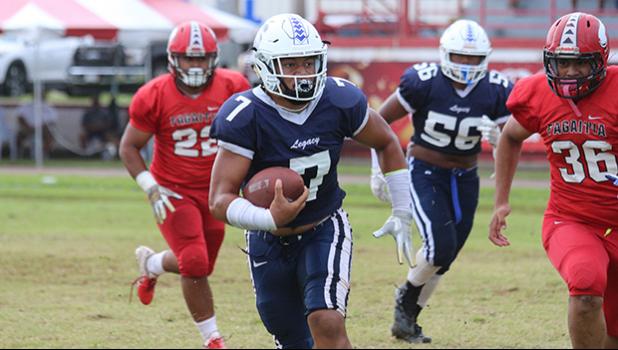 Samoana Sharks quarterback Viliamu ‘Jamu’ Tanielu sprinting