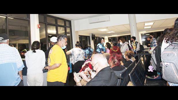 HAL passengers during flight delay