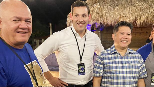 Former independent ASTCA Hawaiiki Cable consultant Maui Sanford with Space X Sr. Vice President Jonathan Hofeller