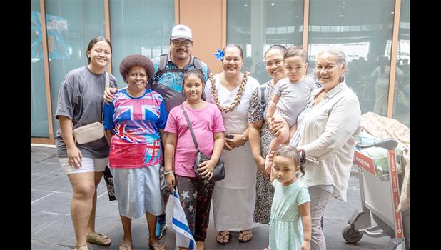 Samoans arriving home from Israel