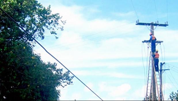 EPC linesmen at work on the power lines
