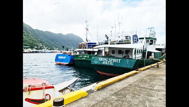 longliners at the Malaloa dock
