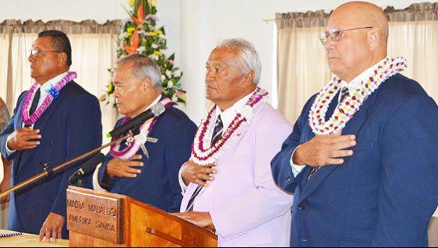 Ta’ita’i o le malo i le tatala aloaiaina o le ulua’i tauaofiaga a le Fono i le masina o Iaunari o le tausaga nei. [mai le itu agavale] Peresetene o le Senate ia Gaoteote Palaie Tofau, Kovana ia Lolo Matalasi Moliga, Fofoga Fetalai ia Savali Talavou Ale, Fa’amasino sili ia Lealaialoa Michael Kruse.  [ata AF]