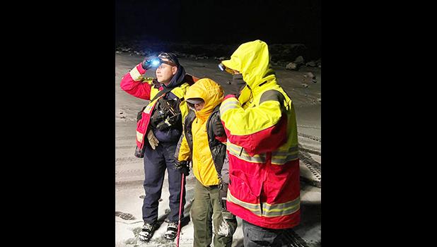 UH Maunakea Rangers rescue a lost hiker found on the Humuʻula Trail 