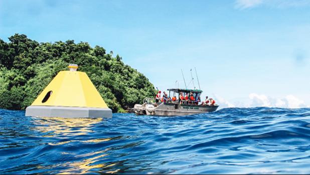 NOAA and partners launch a new buoy in Fagatele Bay 