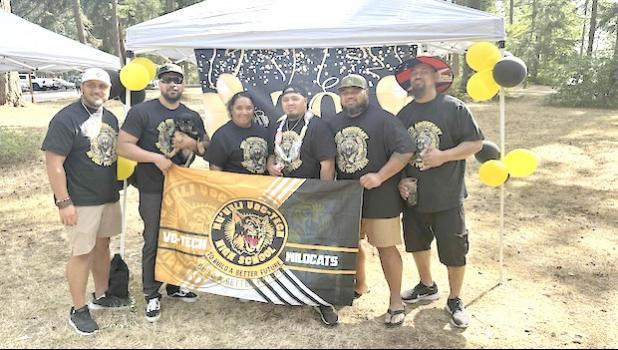 Some members of Nu'uuli Voc-Tech High School Class of 2005 