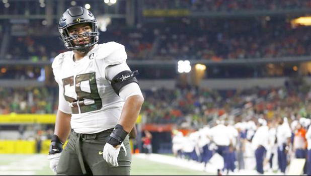 Oregon offensive lineman Penei Sewell