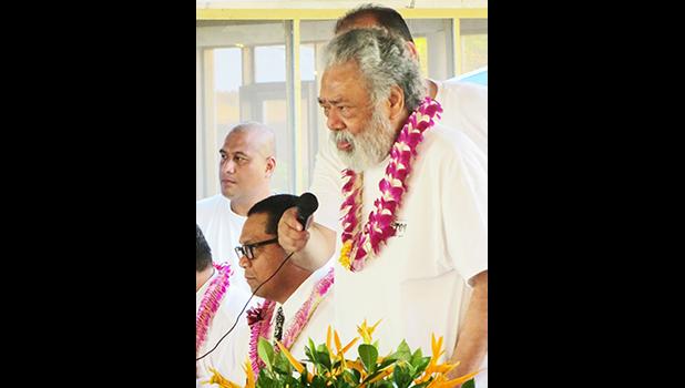 Le afioga le Usoali’i Muagututi’a Dr Vaiula Tuato’o ma timaiga i lona aiga atoa, “Ia Alofa le tasi i le tasi, ma ia nonofo fealofani!”  [ata: Leua Aiono Frost]