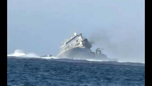 HMNZS Manawanui aground prior to its sinking HMNZS Manawanui