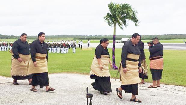  Tonga's Crown Prince Tupouto'a ‘Ulukalala, (right), leads members of the royal family to welcome the body of Queen Mother Mata'aho home [Photo: Sia Adams / RNZI]