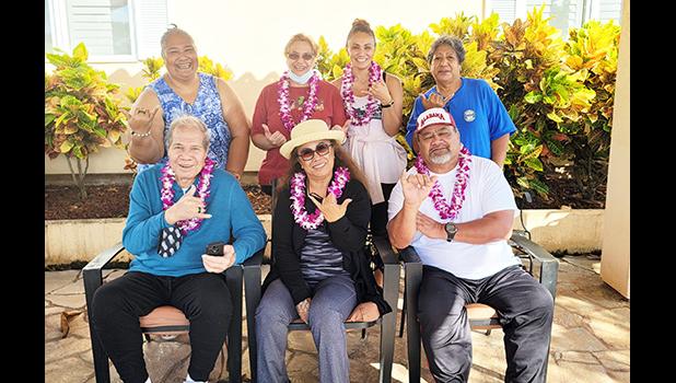 Veterans waving thank you to Hawaii VA