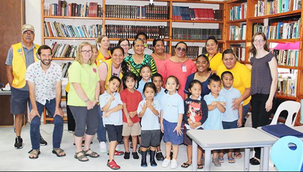 visiting Ophthalmologists with volunteers and Manumalo Baptist School K-4 students