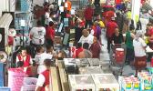 Crowds at Ace Black Friday sale 2018.