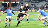 First half try by Sonny Bill Williams.  The New Zealand All Blacks defeated Manu Samoa 15s 78-0 at Eden Park, Auckland, New Zealand.   [Photo: Barry Markowitz]
