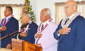 Ta’ita’i o le malo i le tatala aloaiaina o le ulua’i tauaofiaga a le Fono i le masina o Iaunari o le tausaga nei. [mai le itu agavale] Peresetene o le Senate ia Gaoteote Palaie Tofau, Kovana ia Lolo Matalasi Moliga, Fofoga Fetalai ia Savali Talavou Ale, Fa’amasino sili ia Lealaialoa Michael Kruse.  [ata AF]
