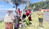 Matu’u & Faganeanea Youth putting up their Christmas display