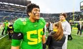 Offensive lineman Penei Sewel