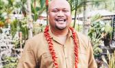 When Seumanu Simon Matāfai heard about an elderly deaf man in quarantine who had been unable to communicate with staff, he wrote him a letter in Samoan that was passed to him with his lunch to let him know that they could speak to each other by text. Seumanu Simon Matāfai